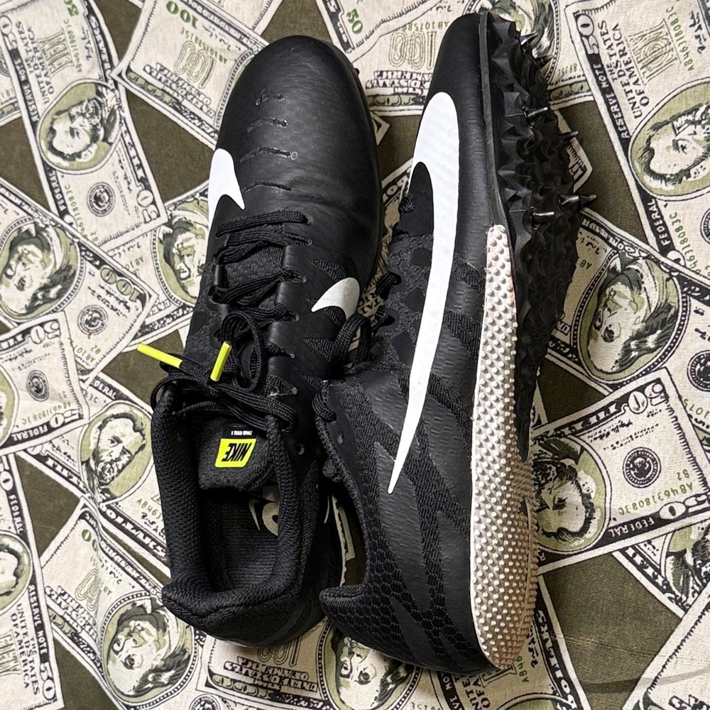 Nike Black and White Men's Zoom Rival 5